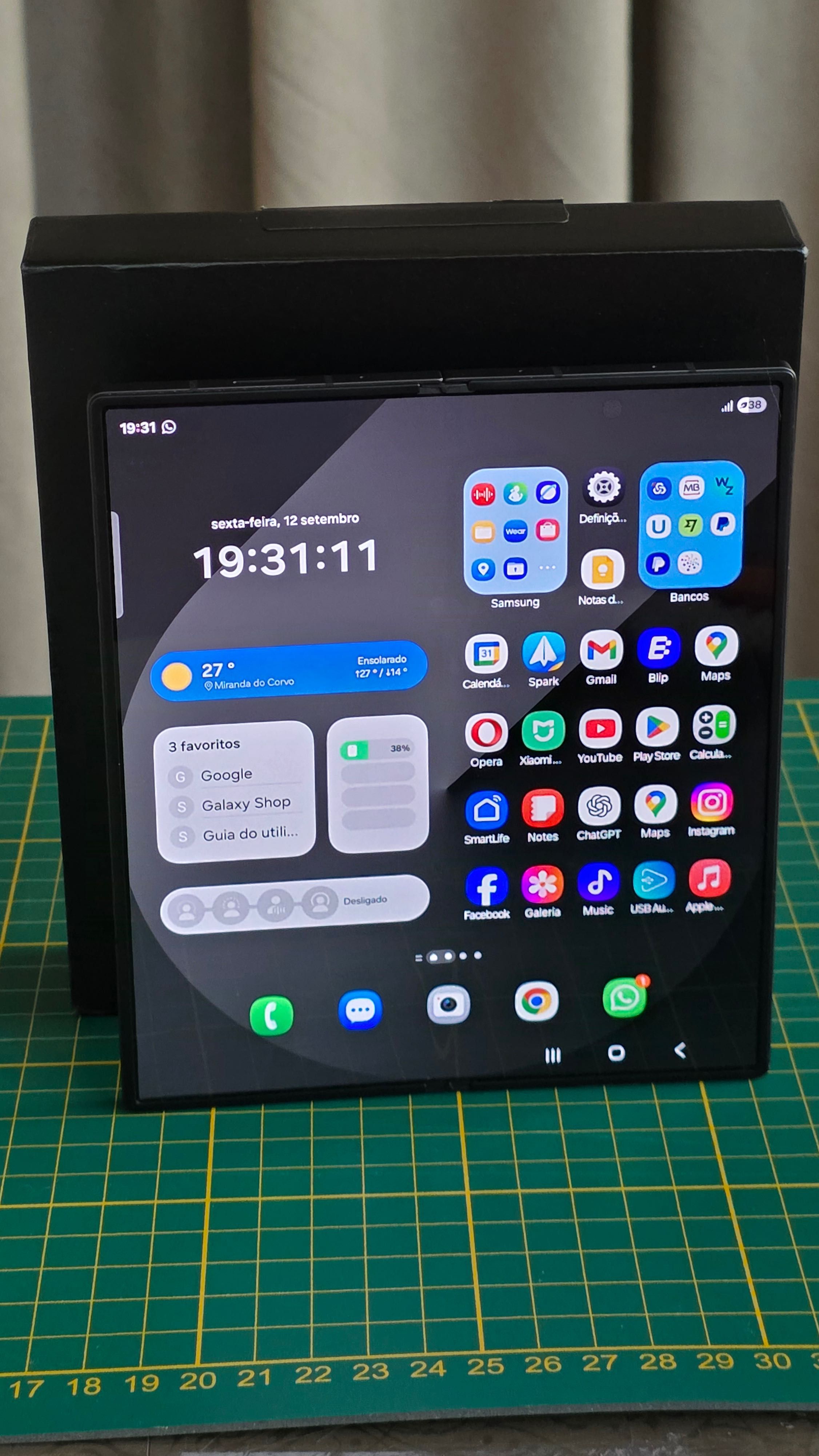 Samsung Galaxy Z fold 6 (Carbon Edition)