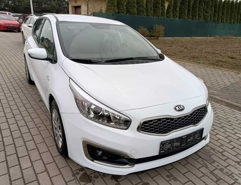 Бампер передній Kia Ceed розборка Kia Ceed