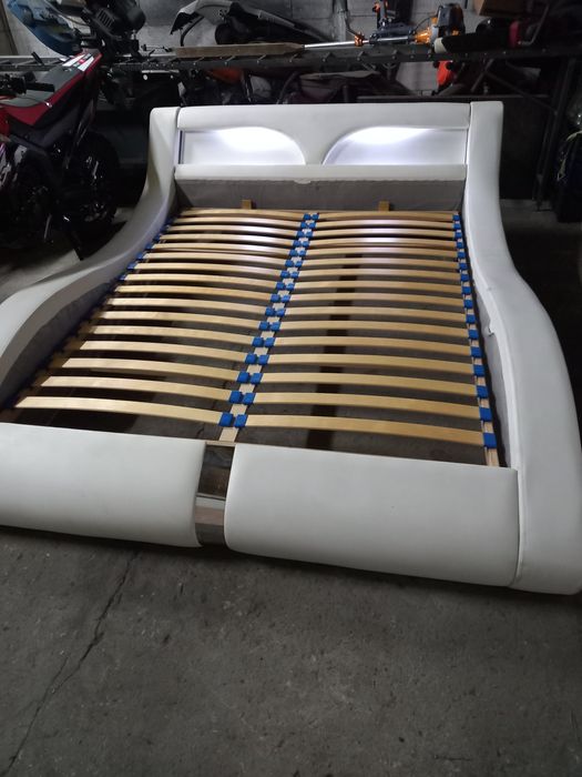 Łóżko sypialniane