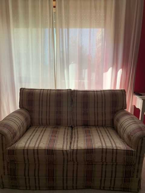 Sofa tipo Ingles de 2 lugares  sem cama