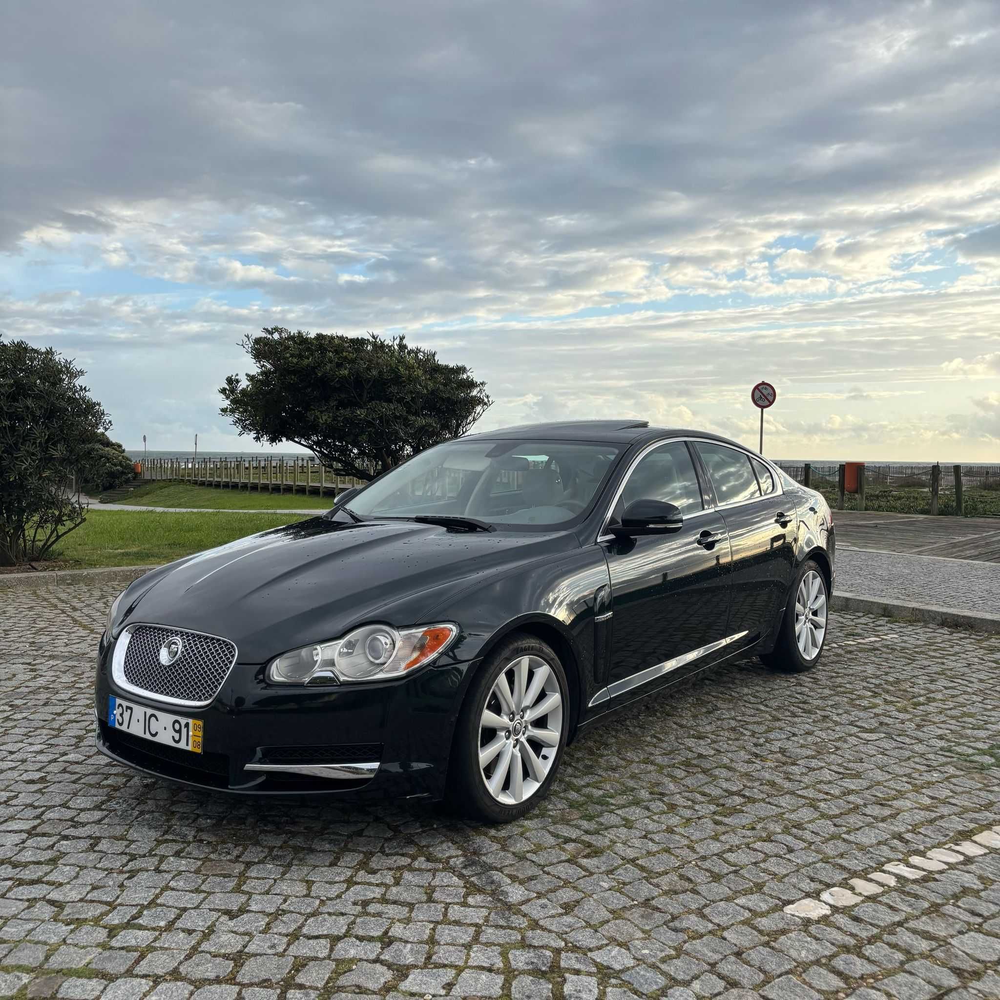 Jaguar XFS 3.0d v6 275cv 2009