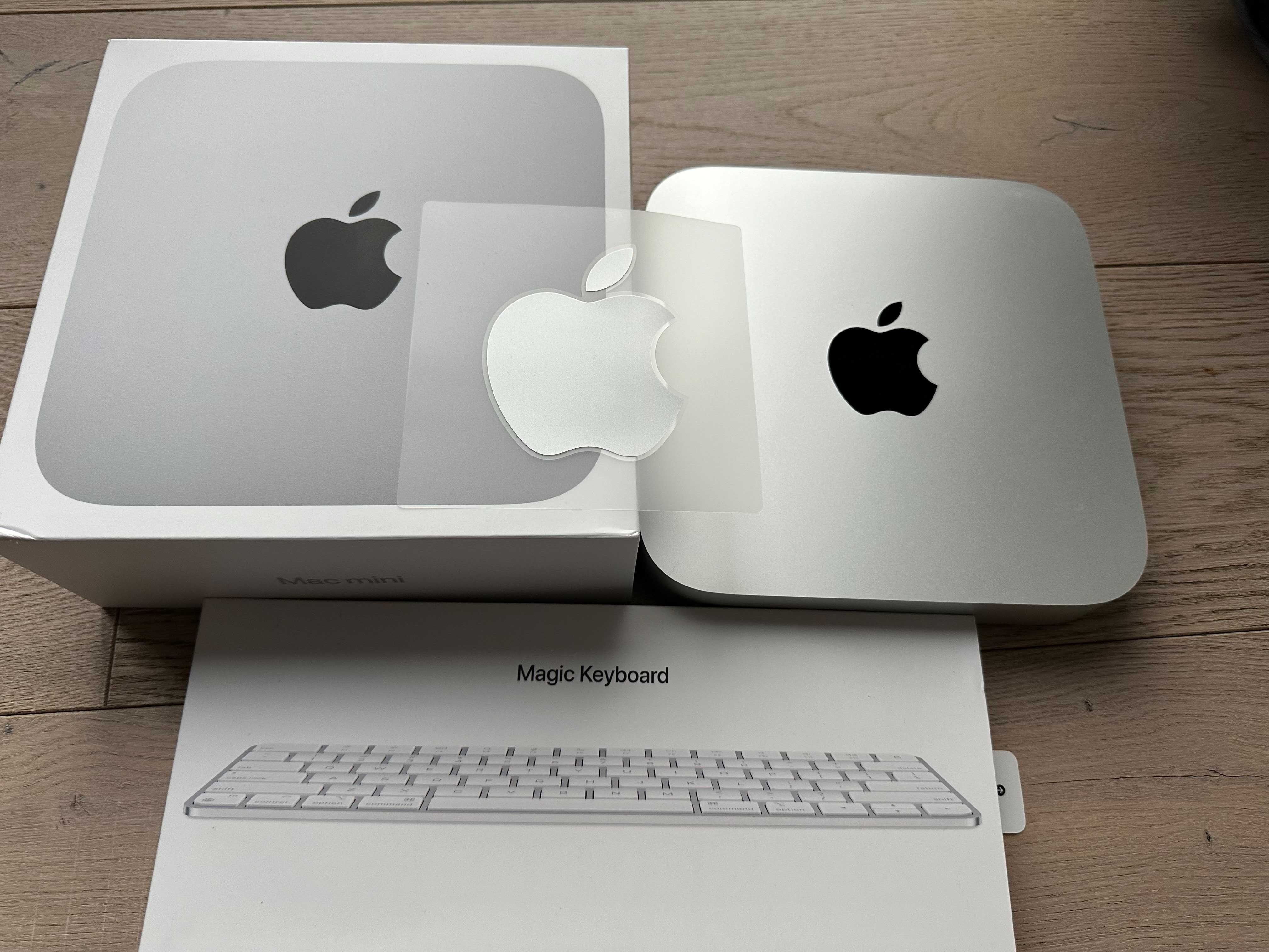 Komputer Apple Mac mini M1 , 8 GB 256 GB., Jak nowy Magic Keybord