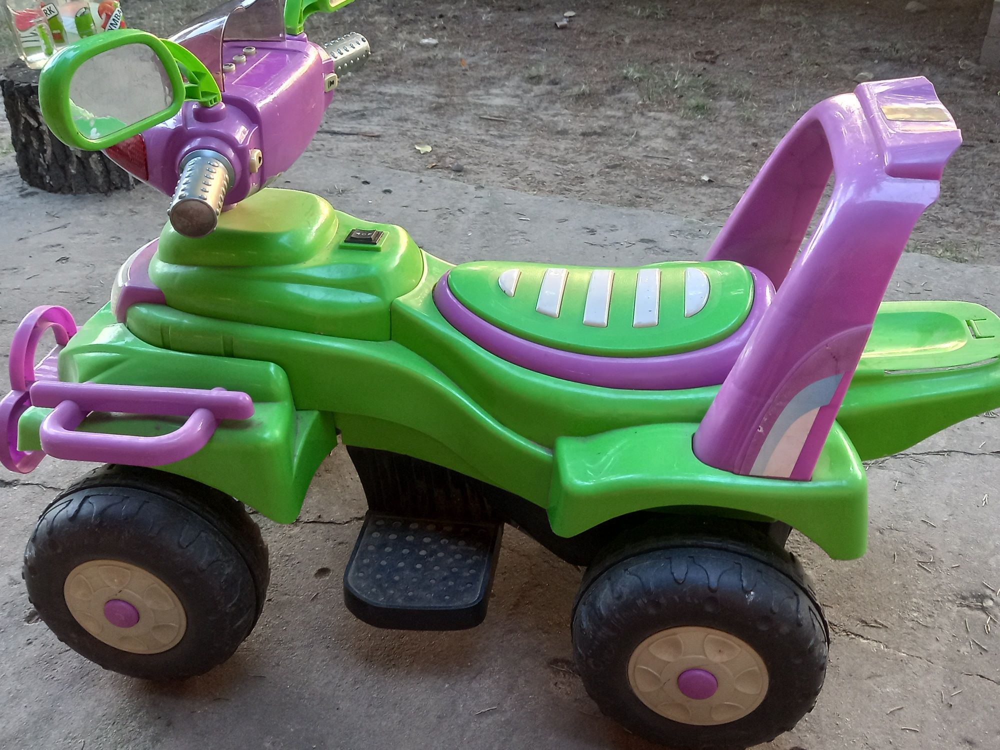 Quad pojazd dziecięcy akumulatorowy
