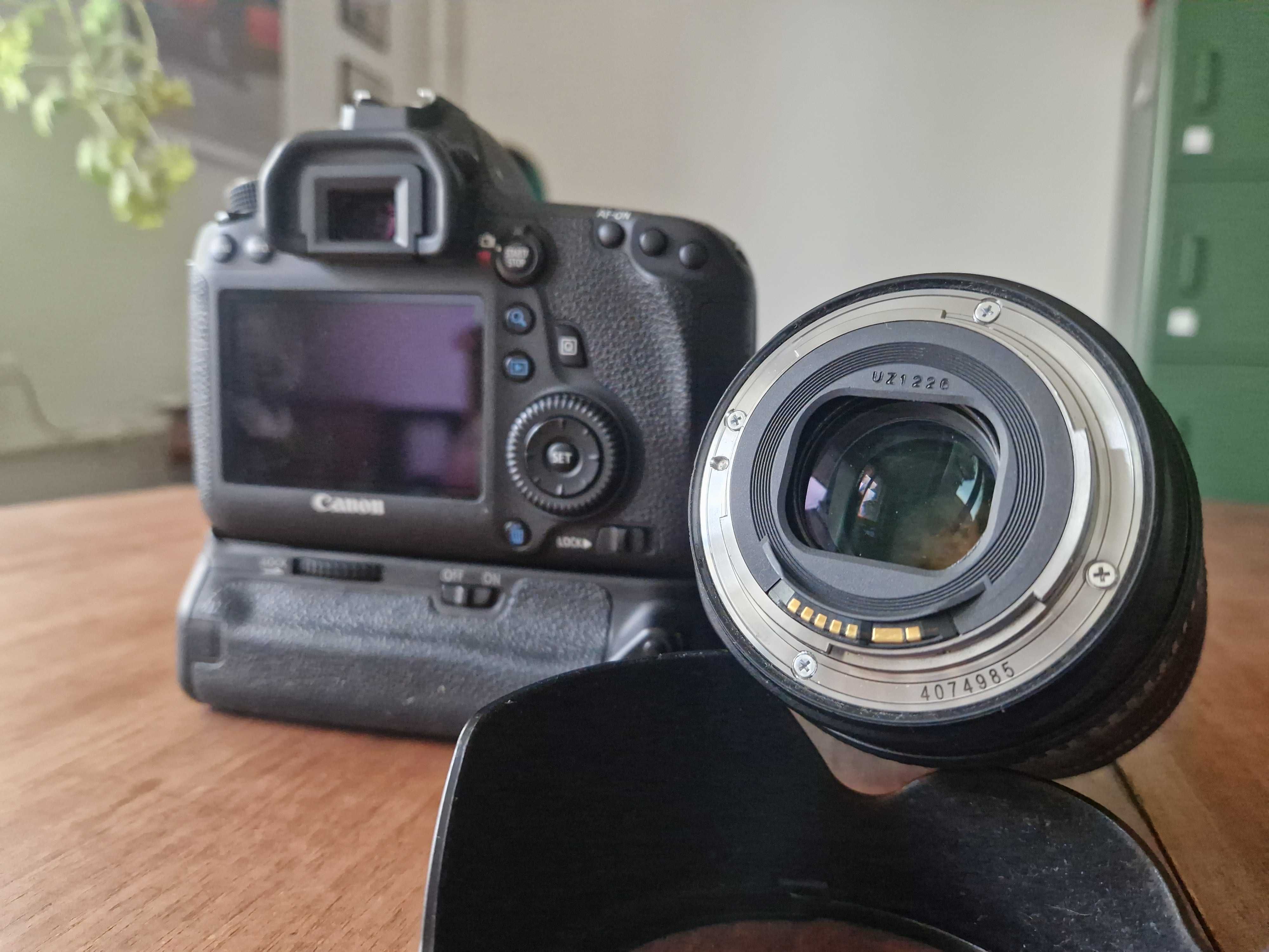 Canon 6D z obiektywem 24-105L, mikrofonem i battery gripem