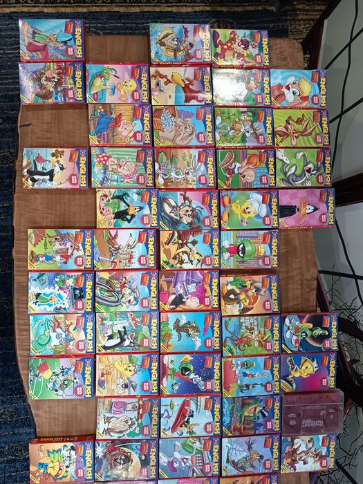 English Junior wszystkie 4 segregatory z czasopismami i kasetami