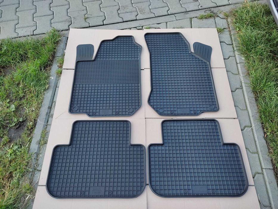 NOWE Dywaniki gumowe FORD FOCUS I 98r-2004r dopasowane korytka korytko