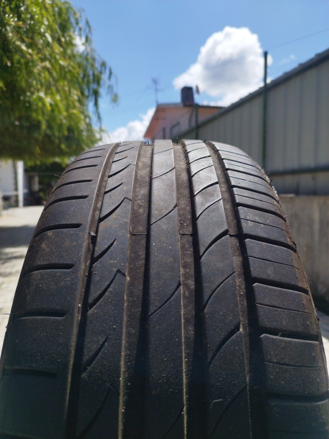 Pneus 215/45 R17