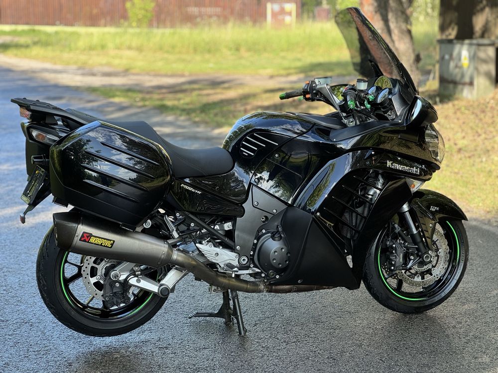 KAWASAKI GTR 1400 Akrapovic Kufry Szyba