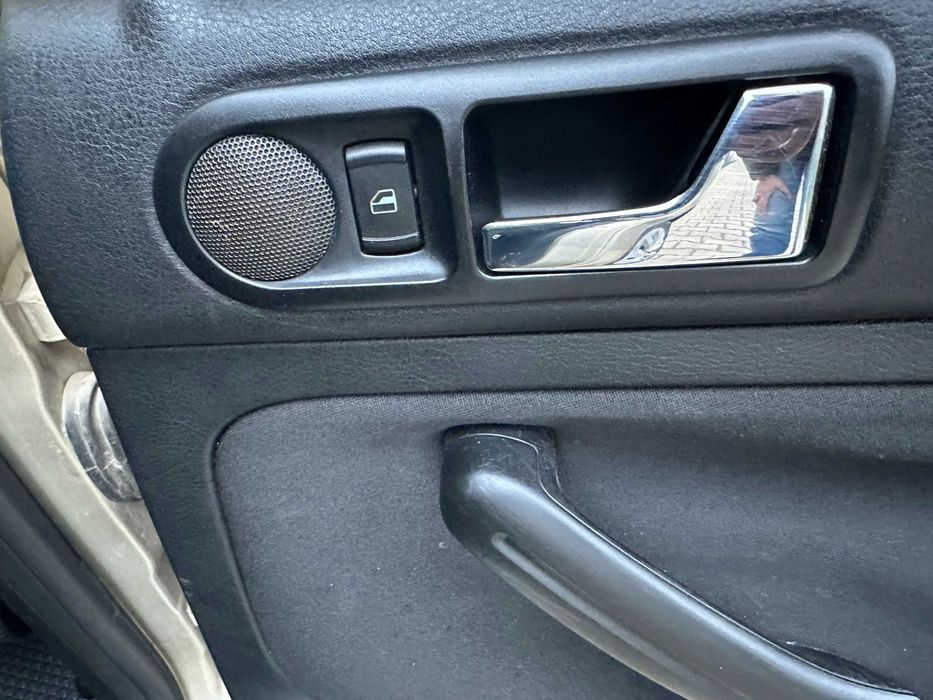 Фольксваген Гольф  1.6 АКПП