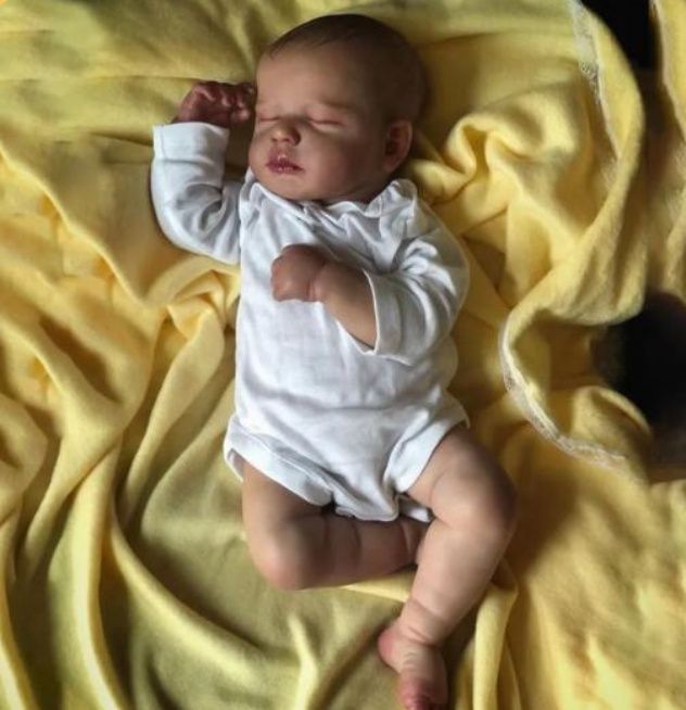 Nowa lalka w typie Reborn śpiące niemowlę