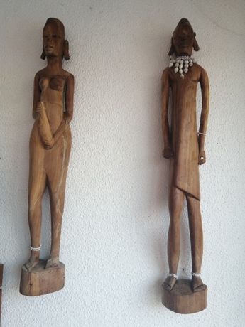 Estátuas de madeira