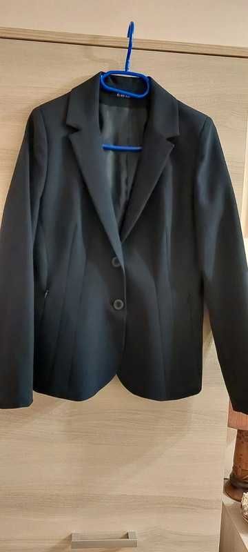 Elegancki granatowy żakiet