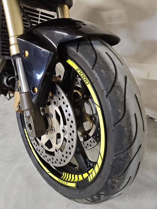 Kawasaki Z1000 *Świeże opony *Akcesoryjny wydech *Pływające kierunki