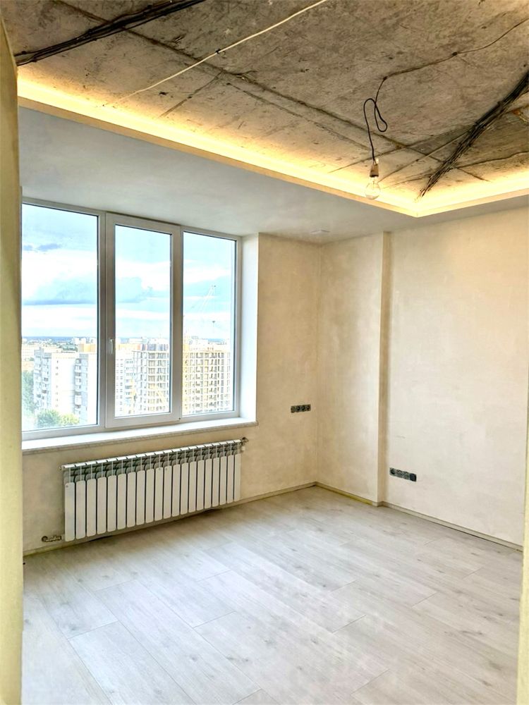 Продається  3х кім. кв. В Центрі міста по  вул. Грушевського