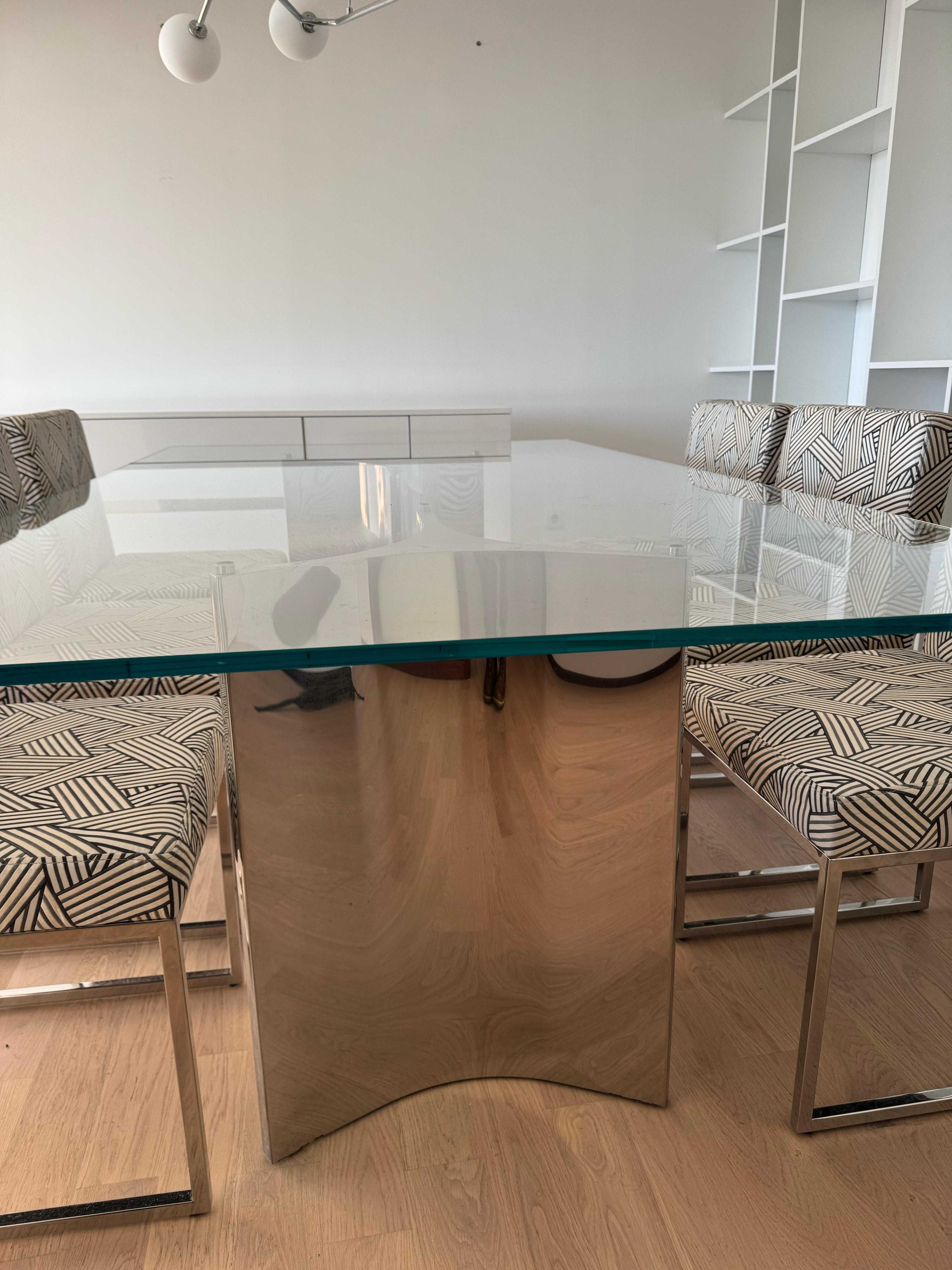 Mesa de jantar de vidro de 220x120cm com pés em inox (Interdesign)