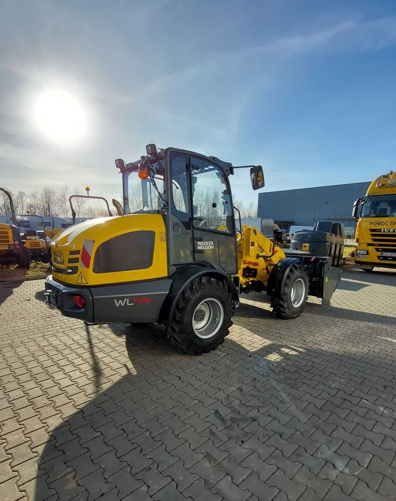 Ładowarka przegubowa 5 t wynajem bez operatora 470 zł doba