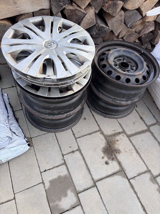 Felgi i kołpaki toyota auris 16 cali