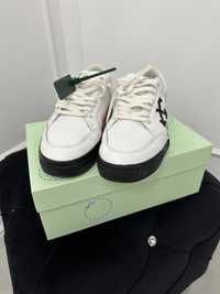 Off white vulcanized 44