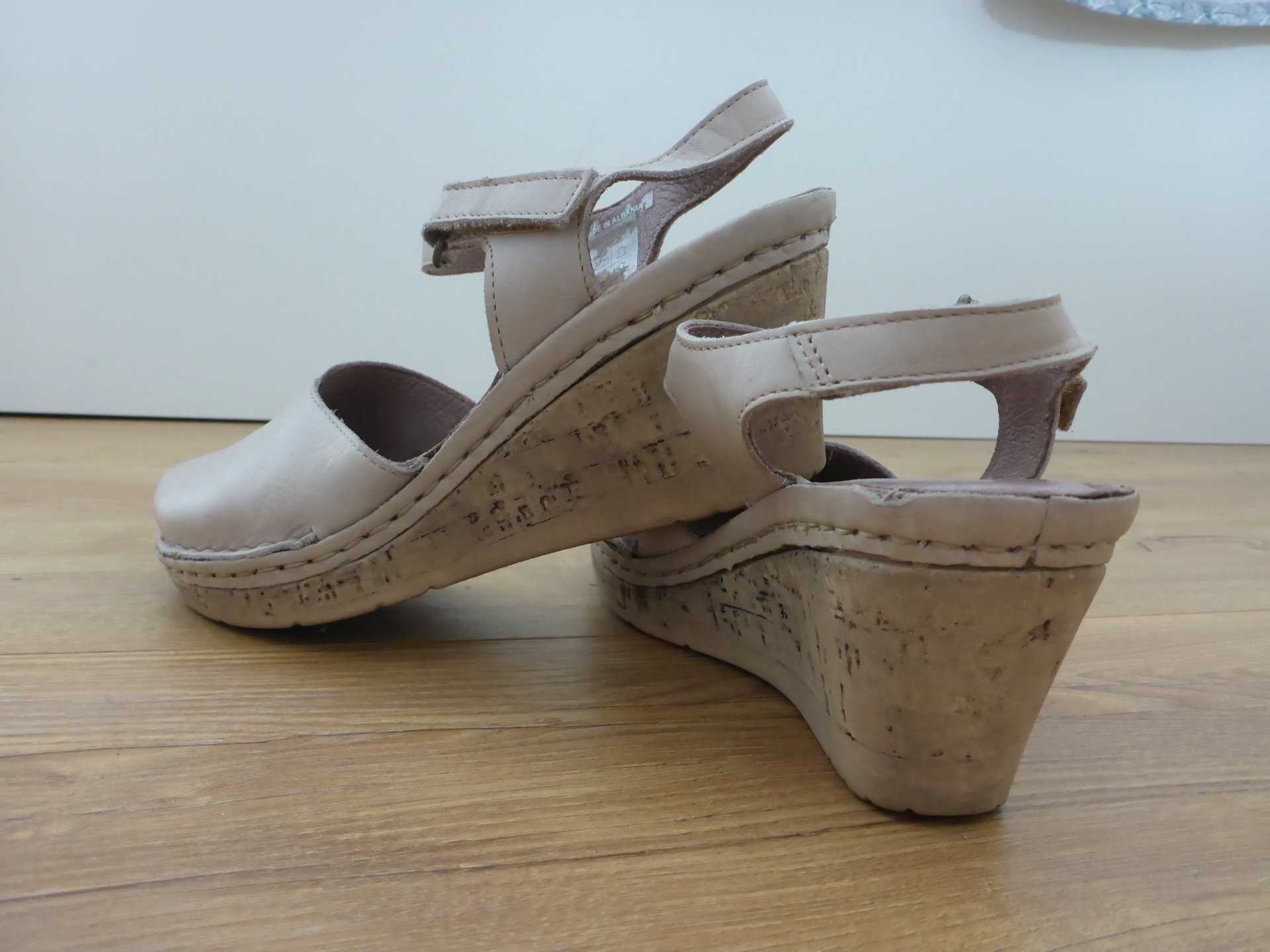 Koturny buty skórzane z odkrytą piętą MANITU r. 36