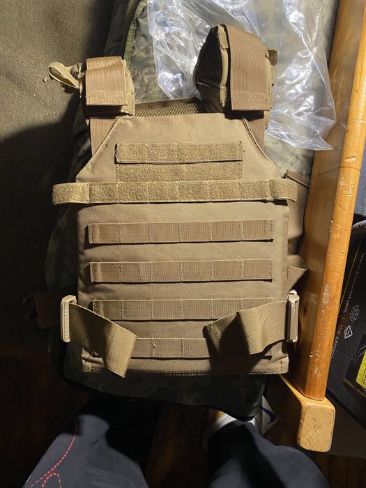 Плитоноска Польська нова в гарному стані