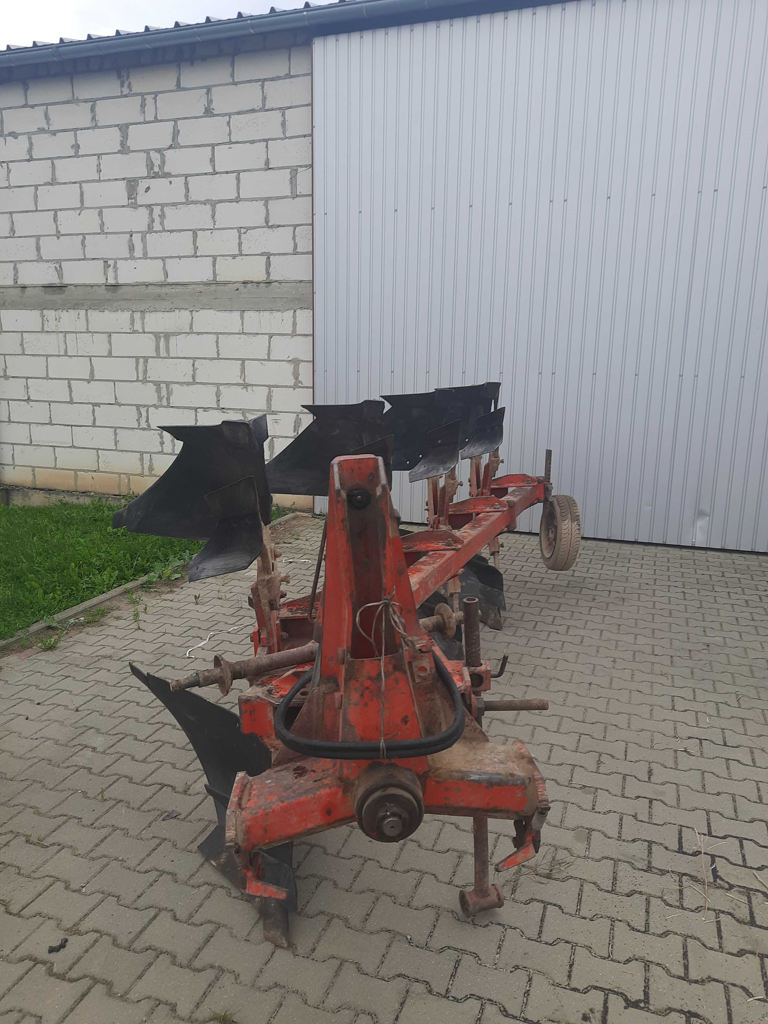 Pługi Gregoire Besson 3+1