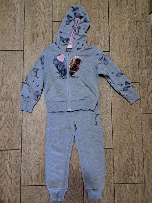 Костюм для дівчинки