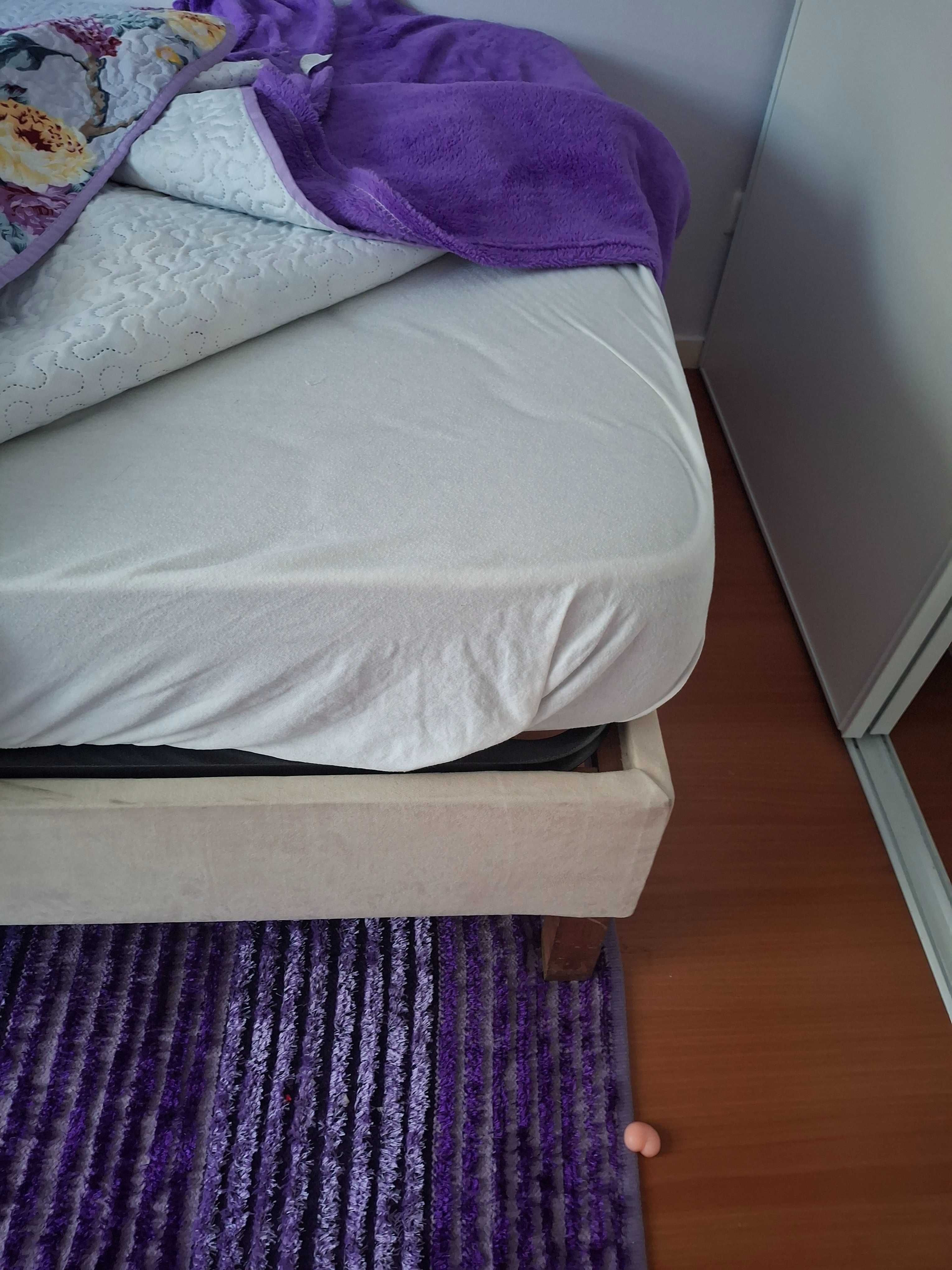 Cama de corpo e meio
