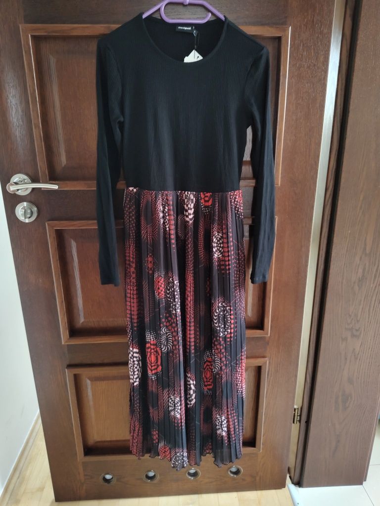 Nowa  sukienka Desigual - r.M