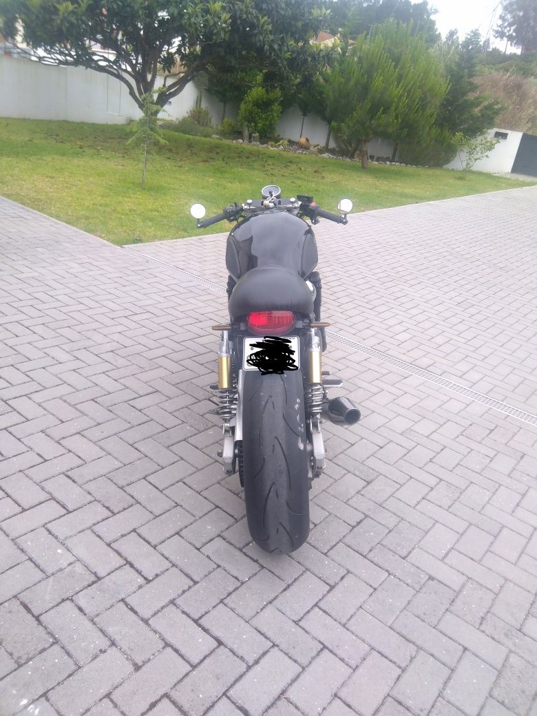 Suzuki GSX 750 (INAZUMA)