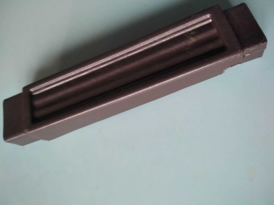 Деталь,соединительная стойка для пластиковый комод