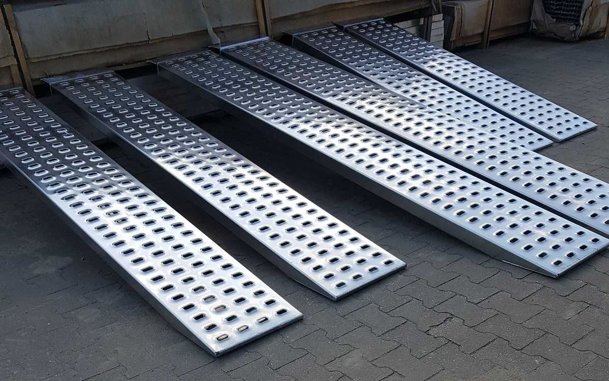 Najazdy aluminiowe LOHR 2500 x 425 x 69 x 4.
