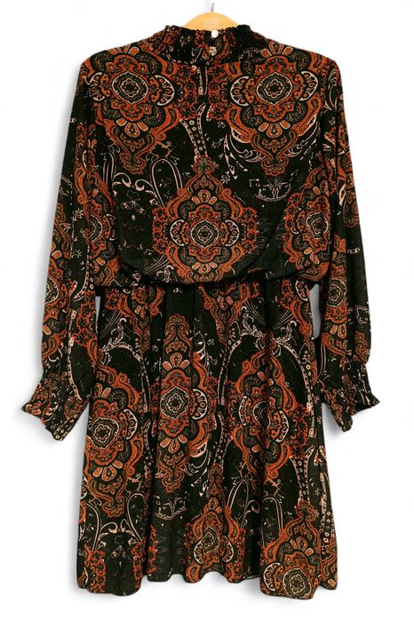 Sukienka wzór paisley, oryginalny fason i wzór