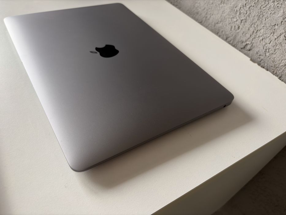 MacBook Air M1, 16 GB / 256 GB