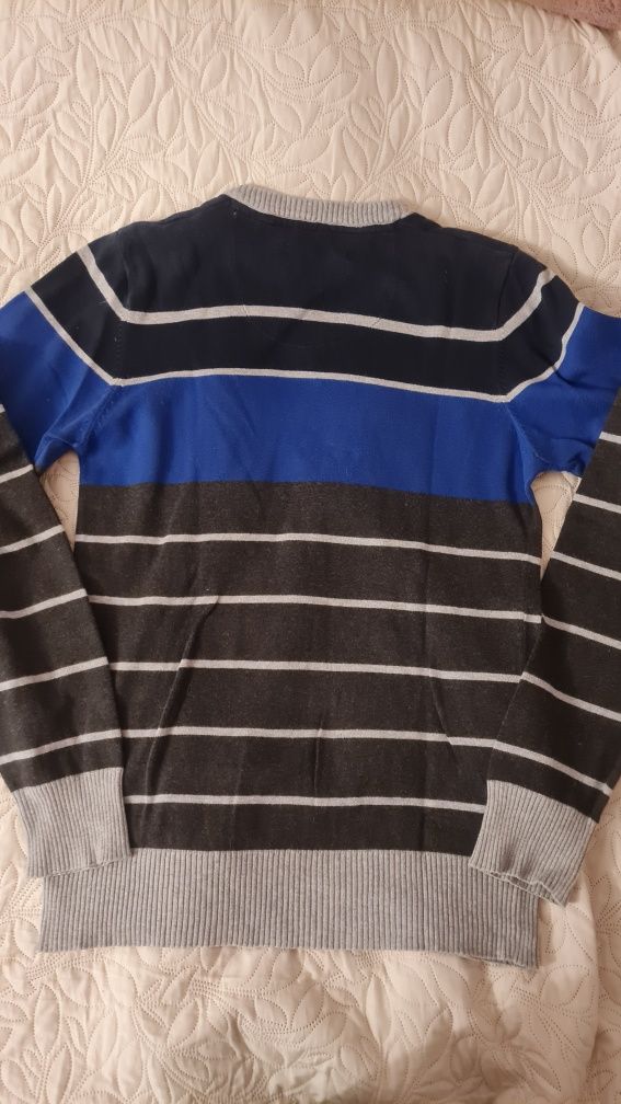 Sweter męski r.s plus 2 koszulki gratis.