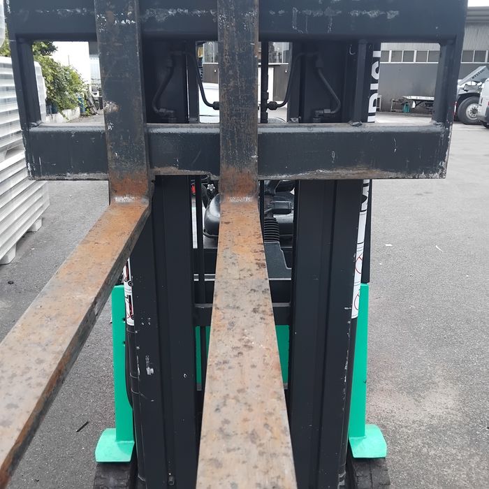 Empilhador elétrico