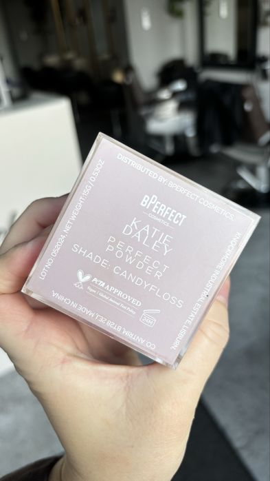 Bperfect Katie Daley puder różowy