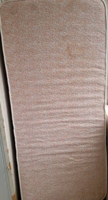 Продам матрац 1500 за один