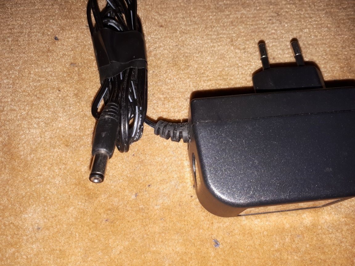 Dve switching adapter + 12v
