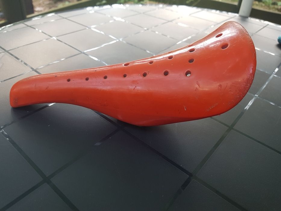 Czerwone siodełko rowerowe BMX oryginał