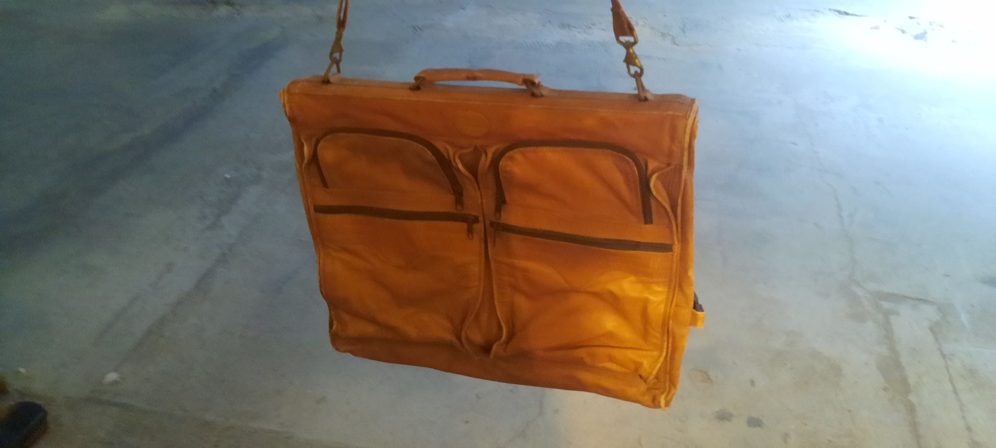 Porta-Fato Vintage Cabedal