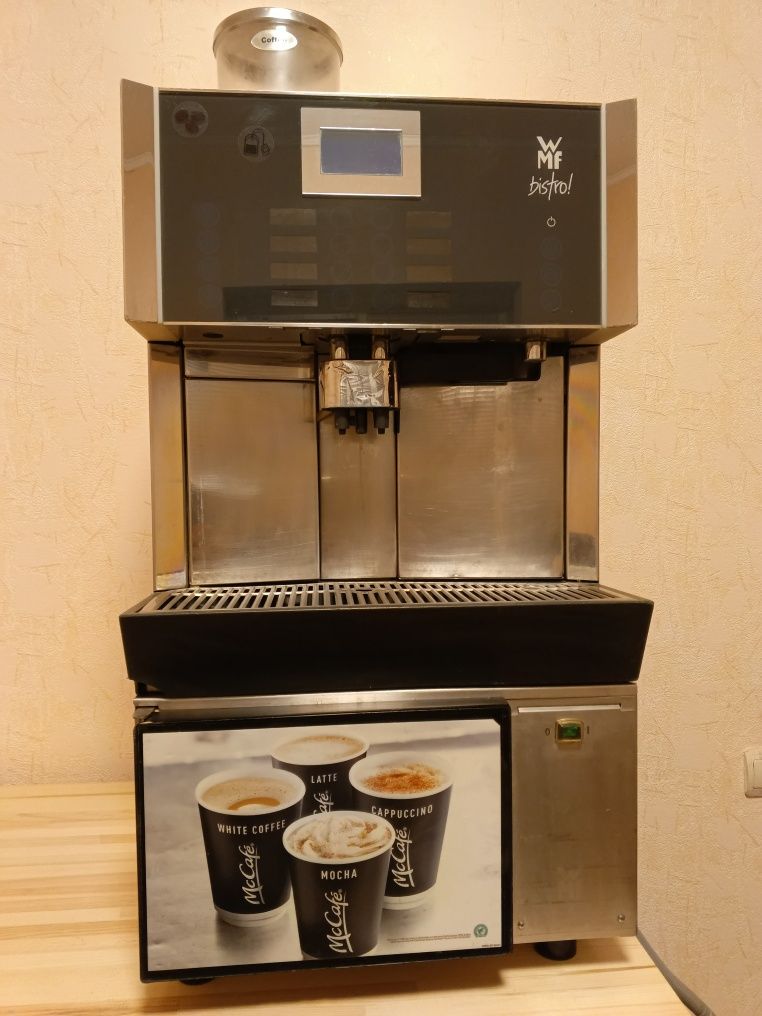 Професійна кавомашина WMF BISTRO з холодильником