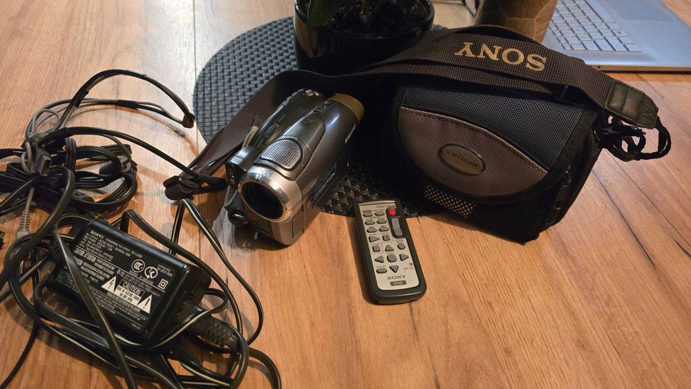 RETRO Kamera Sony Handycam DCR-DVD403E | Carl Zeiss Dźwięk 5.1 Pilot E