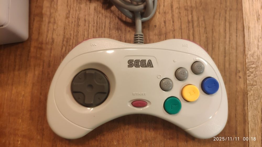 Consola Sega Saturn NTSC (branca) + EXTRAS