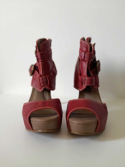 Sandálias vermelhas de salto marca Carmen Steffens 39 NOVAS