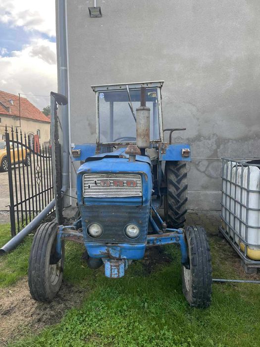 Traktor ford 2000