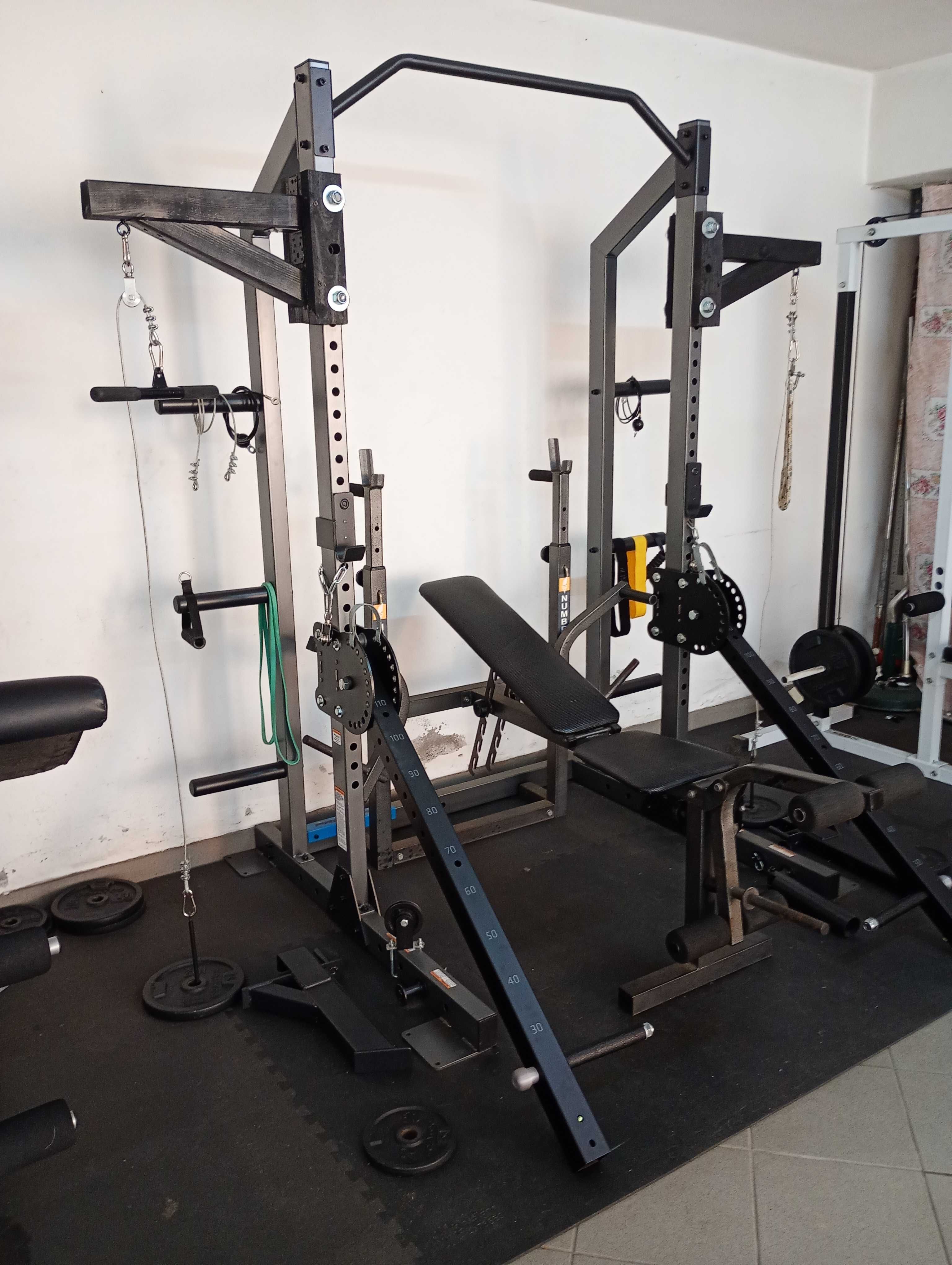 Vendo ou troco Power Rack de musculação com braços articulados *NOVO*