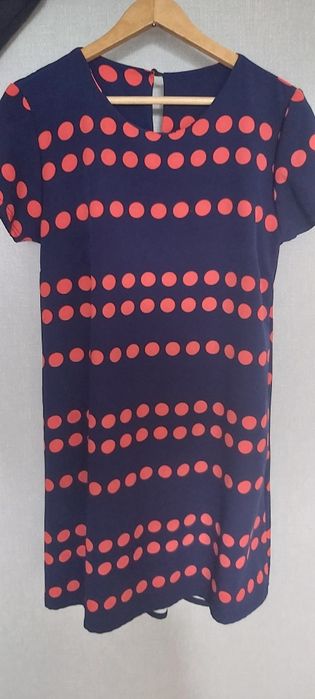 Sukienka granatowa w czerwone grochy L.