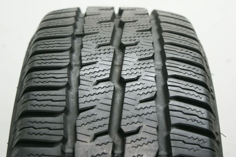 205/65R15C TOYO OBSERVE VAN  9,4mm