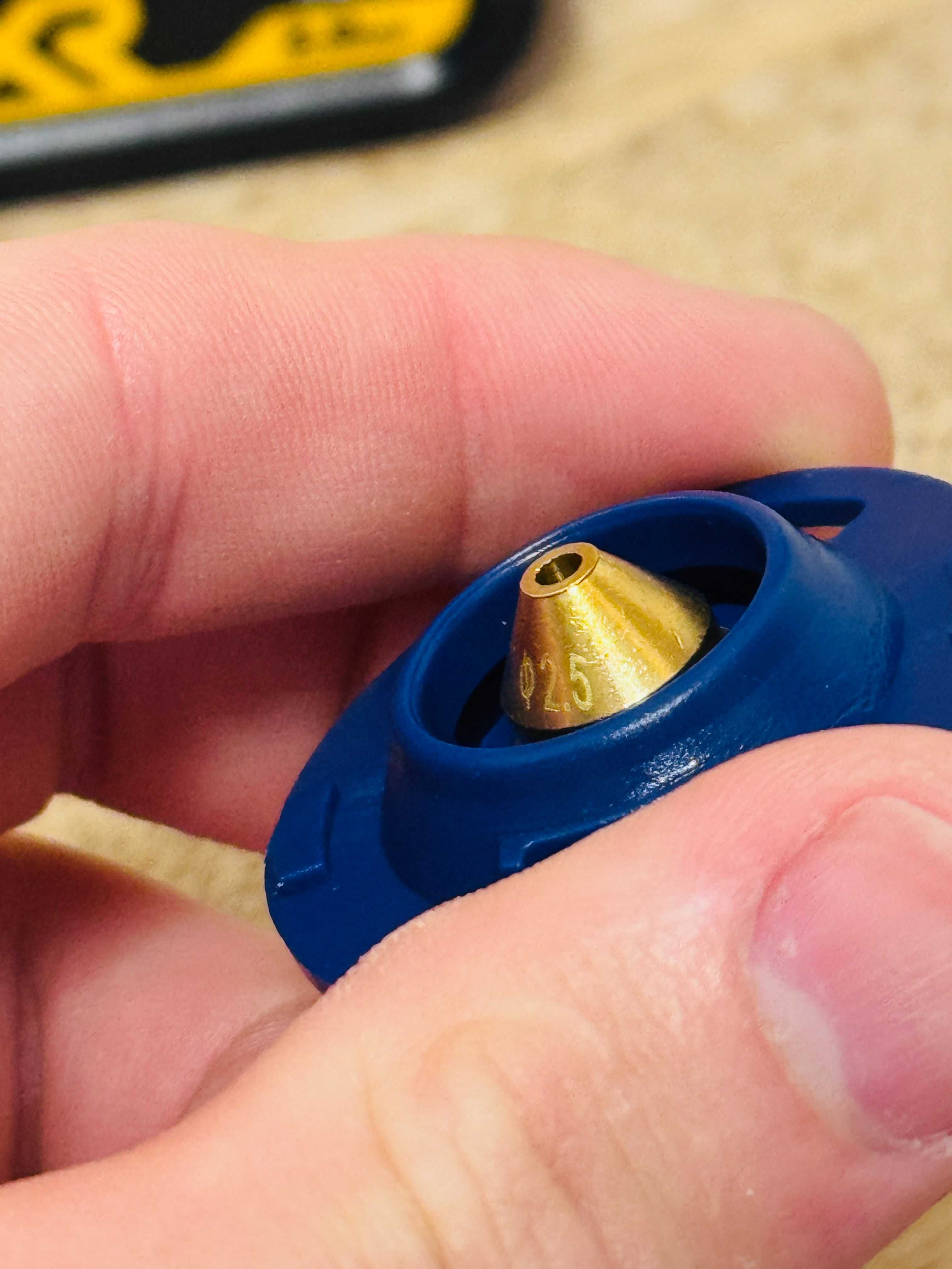 Duży pistolet do malowania płotu POD AKU DEWALT instrukcja PL