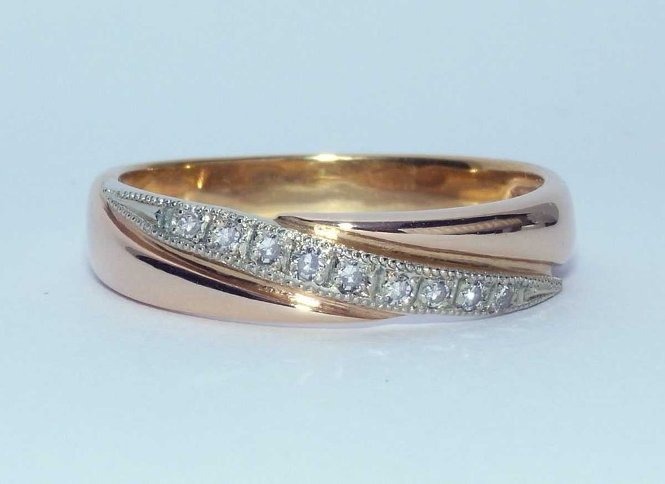 Кольцо обручальное с бриллиантами КЮЗ р.18.0